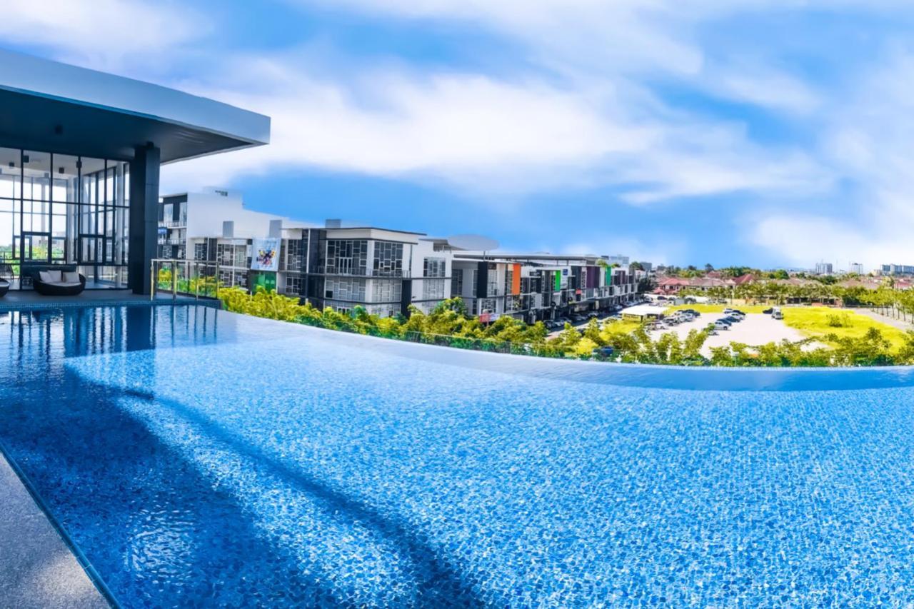 Cat City Mediterranean Theme City&Pool View Homestay 貓城地中海主題城市泳池風景民宿 Kuching Esterno foto