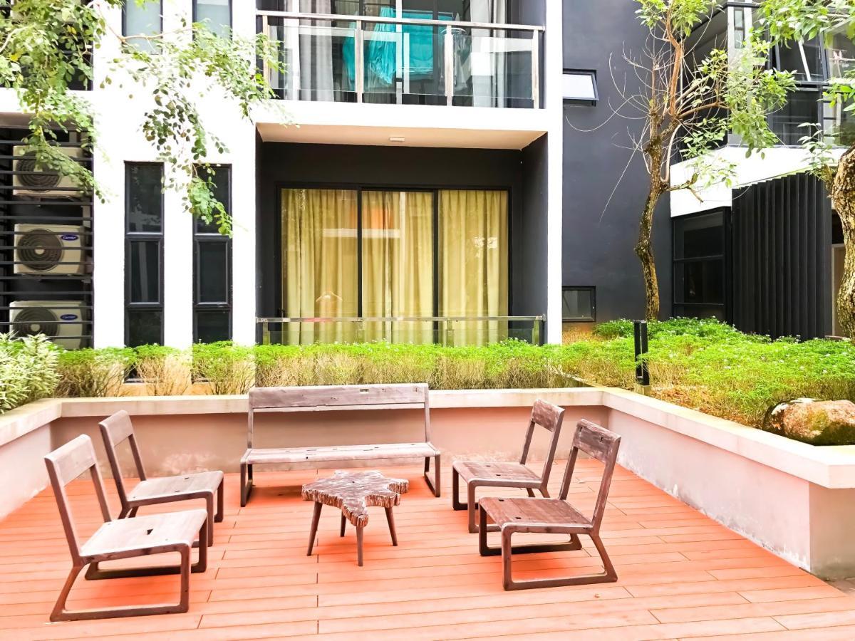 Cat City Mediterranean Theme City&Pool View Homestay 貓城地中海主題城市泳池風景民宿 Kuching Esterno foto